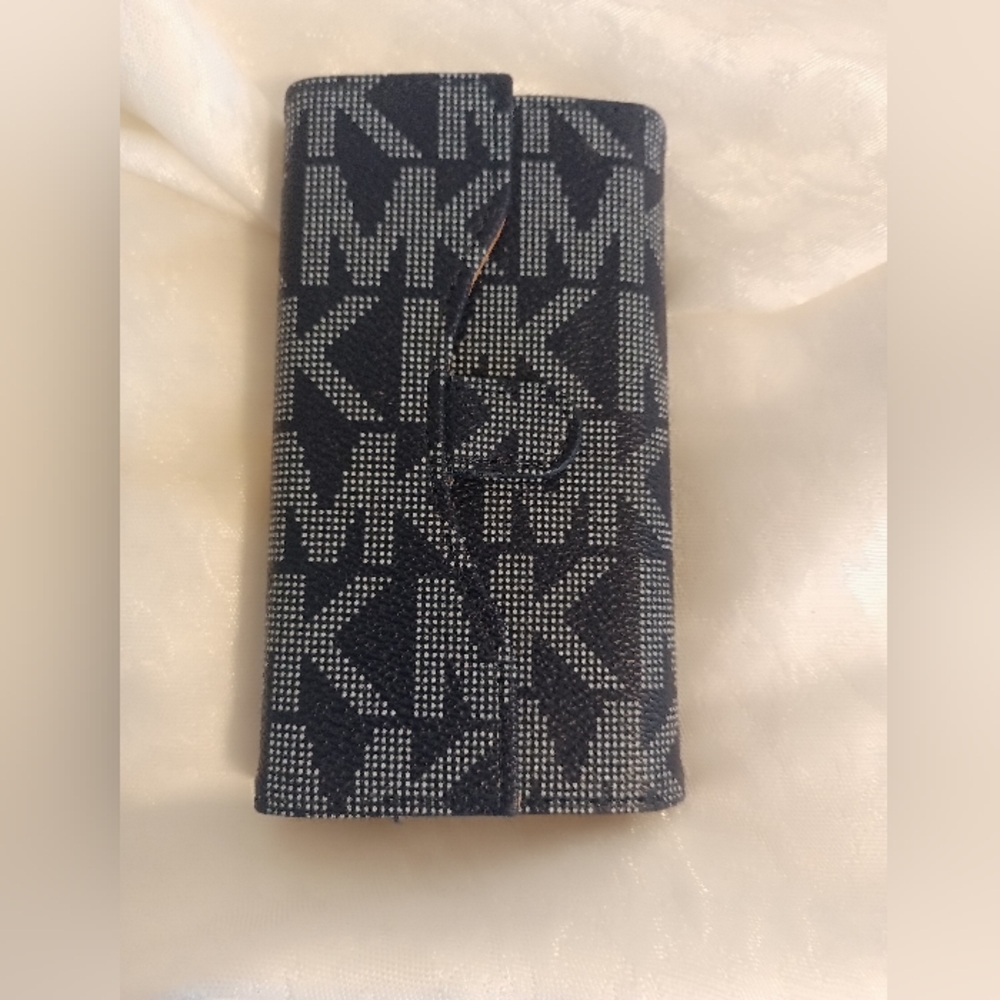 Micheal Kors dark and light blue phone case wallet